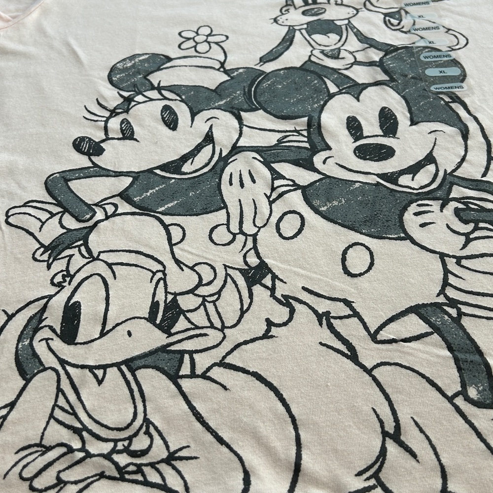 Disney Mickey & Friends Pale Peach color Ladies XL & XXL T-shirt. NEW w/Tag